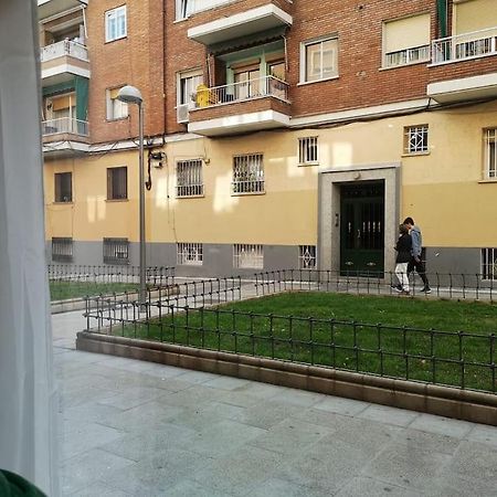 Nuevo Y Confortable Apartamento En Vista Alegre Madrid Esterno foto