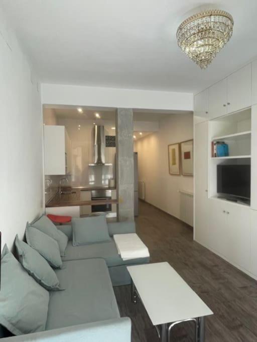 Nuevo Y Confortable Apartamento En Vista Alegre Madrid Esterno foto